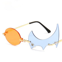 Load image into Gallery viewer, Gafas de sol sin montura para hombre y mujer, lentes de sol sin montura, irregulares, doradas, UV400, modernas, personalizadas, para exteriores, 2023