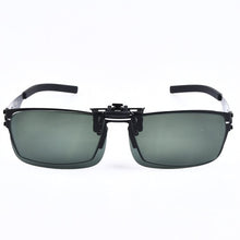 Carica l&#39;immagine nel visualizzatore di Gallery, Germany Brand Designer Berlin Screwless Eyeglasses Men Women Lightweight Optical Glasses Frame with Clip-on Polarized Sunglasses