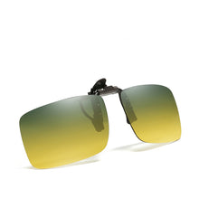 Carica l&#39;immagine nel visualizzatore di Gallery, Clip per occhiali Occhiali da conducente per auto Anti-UVA UVB Occhiali da sole polarizzati Guida per visione notturna Lenti su occhiali da sole Accessori interni