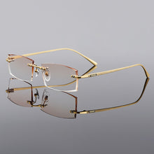 Carica l&#39;immagine nel visualizzatore di Gallery, Gmei Optical Rectangle Golden Titanium Alloy Men&#39;s Diamond Trimming Rimless Glasses Frame Gradient Brown Tint Plano Lenses Q6607
