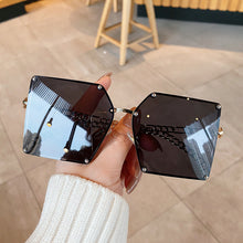Load image into Gallery viewer, Gradient Sunglasses Metal Oversized Square Sunglasses  Trend Brand Frame Rivet Glass Alloy   Chain Arms Eyeglasses Oculos
