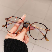 Load image into Gallery viewer, Vintage Art Metal Flat Mirror Eyeglasses Female Small Face Anti-blue Light Plain Polygonal Transparent Glasses Frame