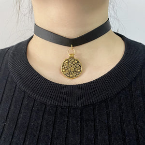 Yennefer Black Leather Choker Wild Hunt Game Cosplay Medallion Pendant For Women Hip-hop Charm Necklace Clavicle Cool Jewelry