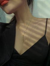 Load image into Gallery viewer, 2020 South Korea New Exquisite Shell Titanium Steel Necklace Simple Fashionable Clavicle Chain Women&#39;s Jewelry