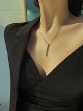 Load image into Gallery viewer, 2020 South Korea New Exquisite Shell Titanium Steel Necklace Simple Fashionable Clavicle Chain Women&#39;s Jewelry