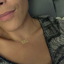 Carica l&#39;immagine nel visualizzatore di Gallery, Personalize Year Number Necklaces for Women Custom Year 1980 1989 2000 Birthday Gift from 1980 to 2019