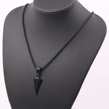 Carica l&#39;immagine nel visualizzatore di Gallery, Men&#39;s  Design Matte Black Long Necklace with Arrow Pendant Jewelry Chain Hip Hop Punk Rock Christmas Halloween Gift For Men Wome