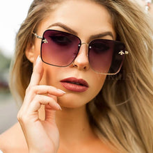 Load image into Gallery viewer, Square Bee Sunglasses Women Men Retro Brand designer Metal Frame Oversized Sun Glasses Female Grandient Shades Oculos