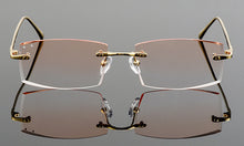 Carica l&#39;immagine nel visualizzatore di Gallery, Gmei Optical Rectangle Golden Titanium Alloy Men&#39;s Diamond Trimming Rimless Glasses Frame Gradient Brown Tint Plano Lenses Q6607