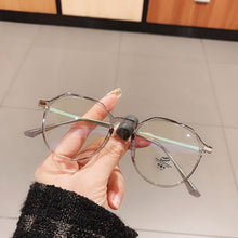 Load image into Gallery viewer, Vintage Art Metal Flat Mirror Eyeglasses Female Small Face Anti-blue Light Plain Polygonal Transparent Glasses Frame