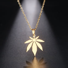 Carica l&#39;immagine nel visualizzatore di Gallery, Stainless Steel Necklace For Women Man Maple Leaf Choker Pendant Necklace Engagement Jewelry