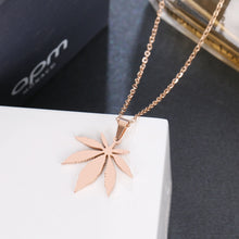 Carica l&#39;immagine nel visualizzatore di Gallery, Stainless Steel Necklace For Women Man Maple Leaf Choker Pendant Necklace Engagement Jewelry