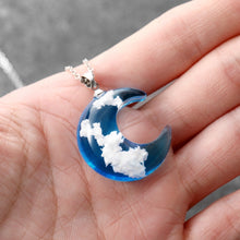 Carica l&#39;immagine nel visualizzatore di Gallery, Transparent Resin Rould Ball Moon Pendant Necklace Women Blue Sky White Cloud Chain Necklace Fashion Jewelry Gifts for Girl