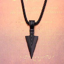 Carica l&#39;immagine nel visualizzatore di Gallery, Men&#39;s  Design Matte Black Long Necklace with Arrow Pendant Jewelry Chain Hip Hop Punk Rock Christmas Halloween Gift For Men Wome