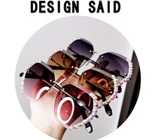 Load image into Gallery viewer, Vintage Style Rimless Sun Glasses Female Luxury Brand Cut Diamond Crystal Gradient Square Sunglasses