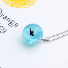 Carica l&#39;immagine nel visualizzatore di Gallery, Transparent Resin Rould Ball Moon Pendant Necklace Women Blue Sky White Cloud Chain Necklace Fashion Jewelry Gifts for Girl