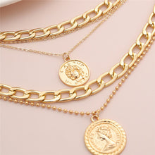 Carica l&#39;immagine nel visualizzatore di Gallery, Punk Miami Cuban Choker Necklace Colar Hip Hop Big Thick Chunky Chain Fashion Queen Coin Pendant Necklace Women Jewelry