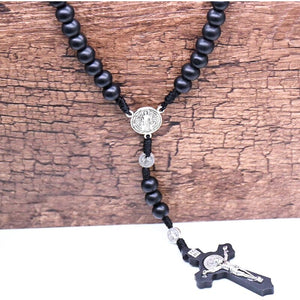 QIGO Collane con ciondolo rosario con croce nera antica religiosa in legno religioso Collana con perline di Gesù San Benedetto per gioielli da uomo e donna 