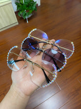 Load image into Gallery viewer, Vintage Style Rimless Sun Glasses Female Luxury Brand Cut Diamond Crystal Gradient Square Sunglasses
