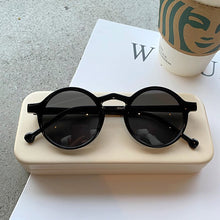 Load image into Gallery viewer, Oulylan Retro Round Sunglasses Women Men Classic Brand Leopard Green Sun Glasses Shades Ladies UV400 Sunglass Oval Eyewear