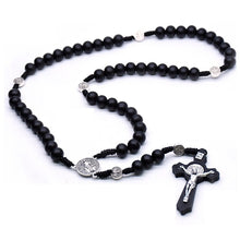 Carica l&#39;immagine nel visualizzatore di Gallery, QIGO Collane con ciondolo rosario con croce nera antica religiosa in legno religioso Collana con perline di Gesù San Benedetto per gioielli da uomo e donna 