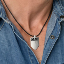 Carica l&#39;immagine nel visualizzatore di Gallery, Personalized shield pendant necklace for men Dad gift choice love dad leather necklace customized stainless steel jewelry