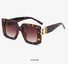 Load image into Gallery viewer, 2022 new European and beautiful brand sunglasses fashion men&#39;s square big frame sunglasses UV400 driving retro sunglasses