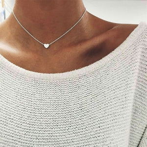 Collana a catena con collo a clavicola multistrato a forma di cuore di pesca con ciondolo clavicola femminile di moda semplice. Ciondolo a forma di cuore 