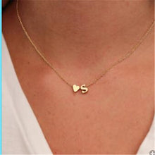 Carica l&#39;immagine nel visualizzatore di Gallery, Fashion Tiny Heart Initial Necklace Women Personalize Letter Name Choker Necklace Collier Femme Jewelry Gift Accessory