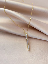 Load image into Gallery viewer, 2020 South Korea New Exquisite Shell Titanium Steel Necklace Simple Fashionable Clavicle Chain Women&#39;s Jewelry