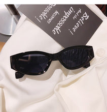 Load image into Gallery viewer, Ins Popular Fashion Small Cat Eye Sunglasses Woman Vintage Oval Eyewear Men Champagne Tea Sun Glasses Shades UV400