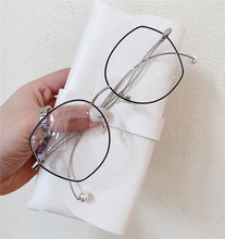 Load image into Gallery viewer, Anti-blue Light Glasses Frame Women Irregular Eyeglasses Unique Pearl Bent-leg Spectacle Frame Fashion Myopia Frames