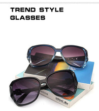 Carica l'immagine nel visualizzatore di Gallery, Occhiali da sole quadrati alla moda da donna di marca di lusso grandi occhiali da sole viola tonalità di specchio femminili signore Oculos De Sol Feminino 