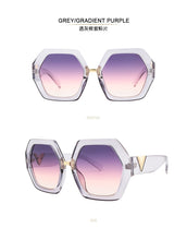 Carica l'immagine nel visualizzatore di Gallery, 2022 Luxury Square Sunglasses Ladies Fashion Glasses Classic Brand Designer Retro Sun Glasses Women Sexy Eyewear Unisex Shades