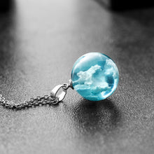 Carica l&#39;immagine nel visualizzatore di Gallery, Transparent Resin Rould Ball Moon Pendant Necklace Women Blue Sky White Cloud Chain Necklace Fashion Jewelry Gifts for Girl