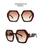 Carica l'immagine nel visualizzatore di Gallery, 2022 Luxury Square Sunglasses Ladies Fashion Glasses Classic Brand Designer Retro Sun Glasses Women Sexy Eyewear Unisex Shades