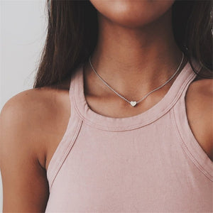 Collana a catena con collo a clavicola multistrato a forma di cuore di pesca con ciondolo clavicola femminile di moda semplice. Ciondolo a forma di cuore 
