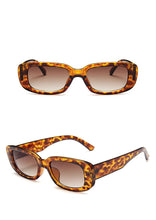 Carica l'immagine nel visualizzatore di Gallery, Occhiali da sole oversize di lusso da donna Occhiali da sole retrò da donna Occhiali firmati di marca per donna Specchio Oculos De Sol Feminino 