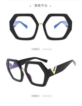 Load image into Gallery viewer, Luxury Square Sunglasses Ladies Fashion Glasses Classic Brand Designer Retro Sun Glasses Women Sexy Eyewear Unisex Shades