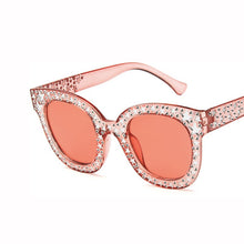 Carica l'immagine nel visualizzatore di Gallery, HAPTRON Dazzle Nero Grigio Occhiali da sole da donna Occhiali da sole vintage Cat Eye Occhiali da sole Star Occhiali da sole con tonalità a specchio 