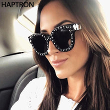 Carica l'immagine nel visualizzatore di Gallery, HAPTRON Dazzle Nero Grigio Occhiali da sole da donna Occhiali da sole vintage Cat Eye Occhiali da sole Star Occhiali da sole con tonalità a specchio 