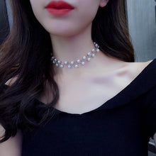 Carica l&#39;immagine nel visualizzatore di Gallery, Fashion Shiny Crystal Necklace Zircon Pendant Transparent Fishing Line Invisible Ladies Necklace Jewelry Clavicle Chain Chocker