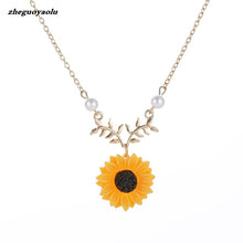Carica l&#39;immagine nel visualizzatore di Gallery, Fashion Shiny Crystal Necklace Zircon Pendant Transparent Fishing Line Invisible Ladies Necklace Jewelry Clavicle Chain Chocker