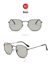 Carica l'immagine nel visualizzatore di Gallery, Women Photochromic Sunglasses Polarized Men Color Changing Sunglasses Ladies Fashion Oval Driving Metal Shades
