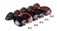 Carica l'immagine nel visualizzatore di Gallery, DANKEYISI Hot Polarized Sunglasses Women Sunglasses UV400 Protection Fashion Sunglasses With Rhinestone Sun Glasses Female 2022