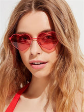 Carica l'immagine nel visualizzatore di Gallery, Heart Shaped Sunglasses metal Women Brand Designer Fashion  LOVE Clear Ocean Lenses Sun Glasses Oculos UV400