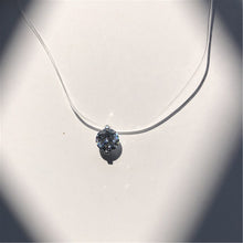 Carica l&#39;immagine nel visualizzatore di Gallery, Fashion Shiny Crystal Necklace Zircon Pendant Transparent Fishing Line Invisible Ladies Necklace Jewelry Clavicle Chain Chocker