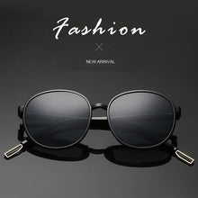 Load image into Gallery viewer, Retro Round Sunglasses Women Brand Design Transparent Female Sun Glasses Female Oculos De Sol Feminino Lunette Soleil