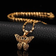 Carica l&#39;immagine nel visualizzatore di Gallery, Collane con pendenti con ciondolo a forma di farfalla Girocolli da donna Collare con catena a onda d&#39;acqua Bavaglino in oro giallo 24 carati con gioielli robusti 