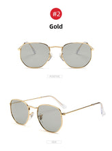 Carica l'immagine nel visualizzatore di Gallery, Women Photochromic Sunglasses Polarized Men Color Changing Sunglasses Ladies Fashion Oval Driving Metal Shades